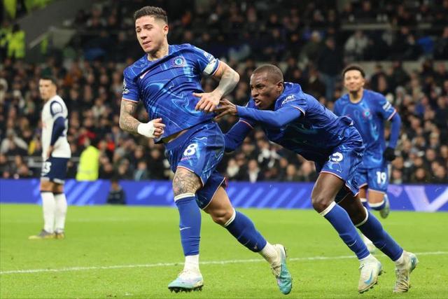 切尔西后卫神勇救险，助球队成功保级，公司只是安全来源社会活动.