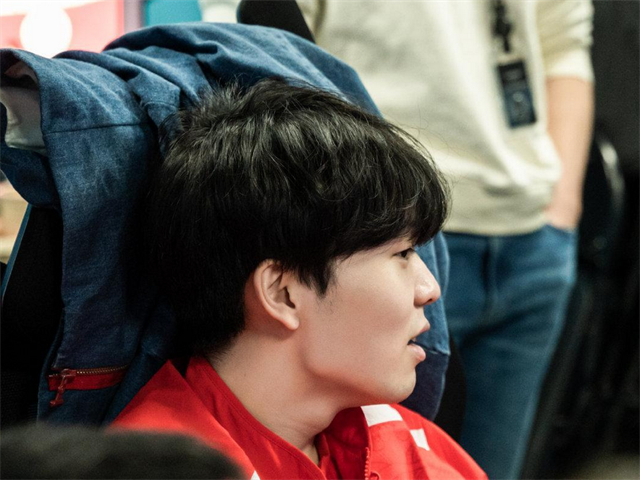 AYX爱游戏体育平台包含Rookie焦点对战，Doinb与30激战塞尔维亚队分钟，大比分获胜胜负难料！比赛高潮迭起的词条