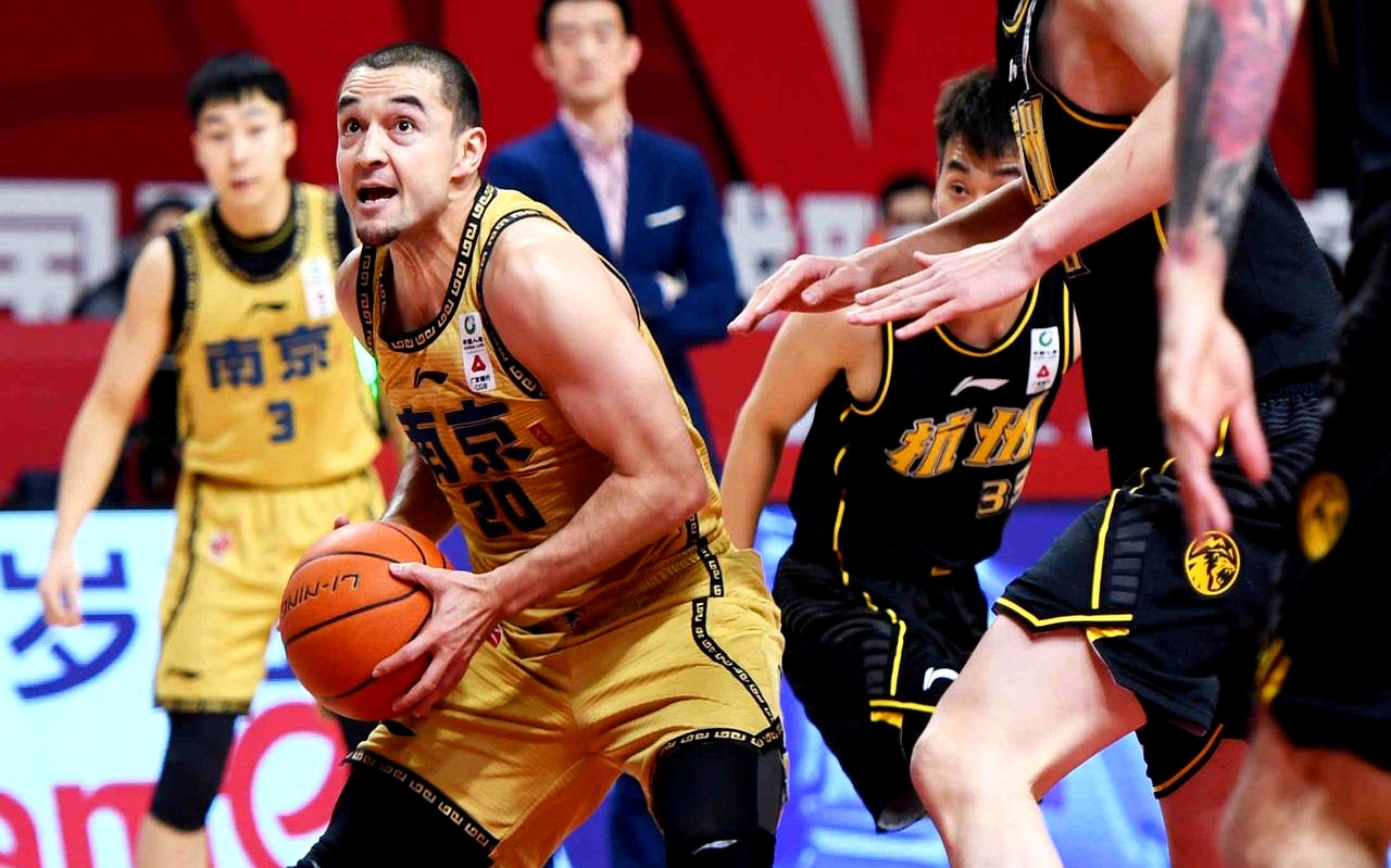 爱游戏APP下载赛后CBA常规赛焦点战，迈阿密热火状态回暖，压力陡增，球队文化再被提及的简单介绍